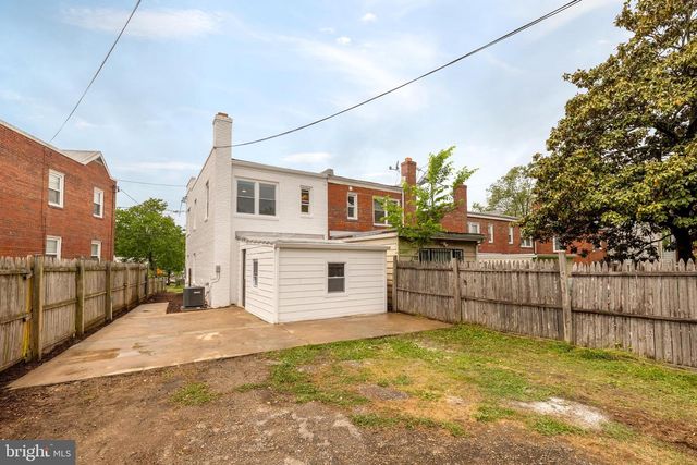 1175 46TH PL SE, Washington, DC 20019