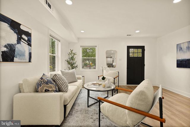 1175 46TH PL SE, Washington, DC 20019
