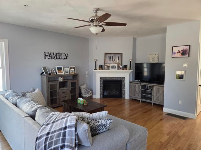 1 Peaceful Drive, Pelham, NH 03076