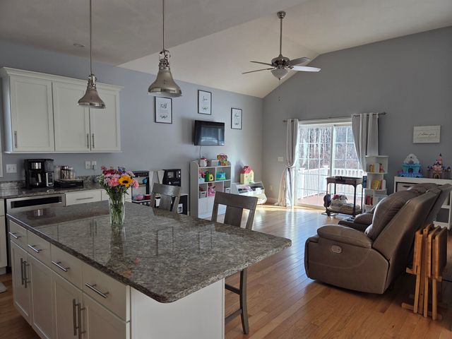 1 Peaceful Drive, Pelham, NH 03076