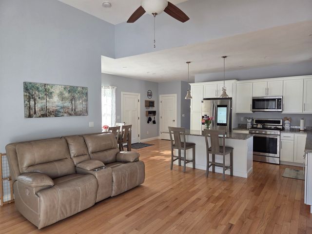 1 Peaceful Drive, Pelham, NH 03076
