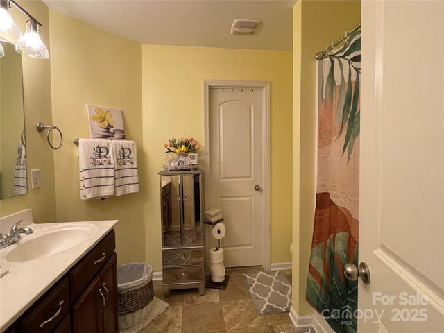 9608 Brackenview Court, Charlotte, NC 28214