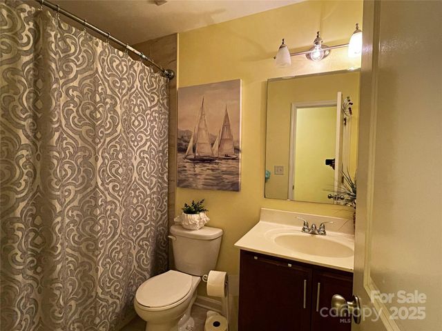 9608 Brackenview Court, Charlotte, NC 28214