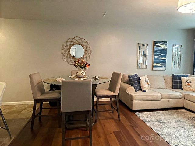9608 Brackenview Court, Charlotte, NC 28214