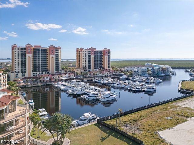 5702 Cape Harbour DR 204, Cape Coral, FL 33914