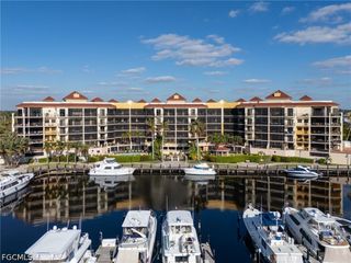 5702 Cape Harbour DR 204, Cape Coral, FL 33914