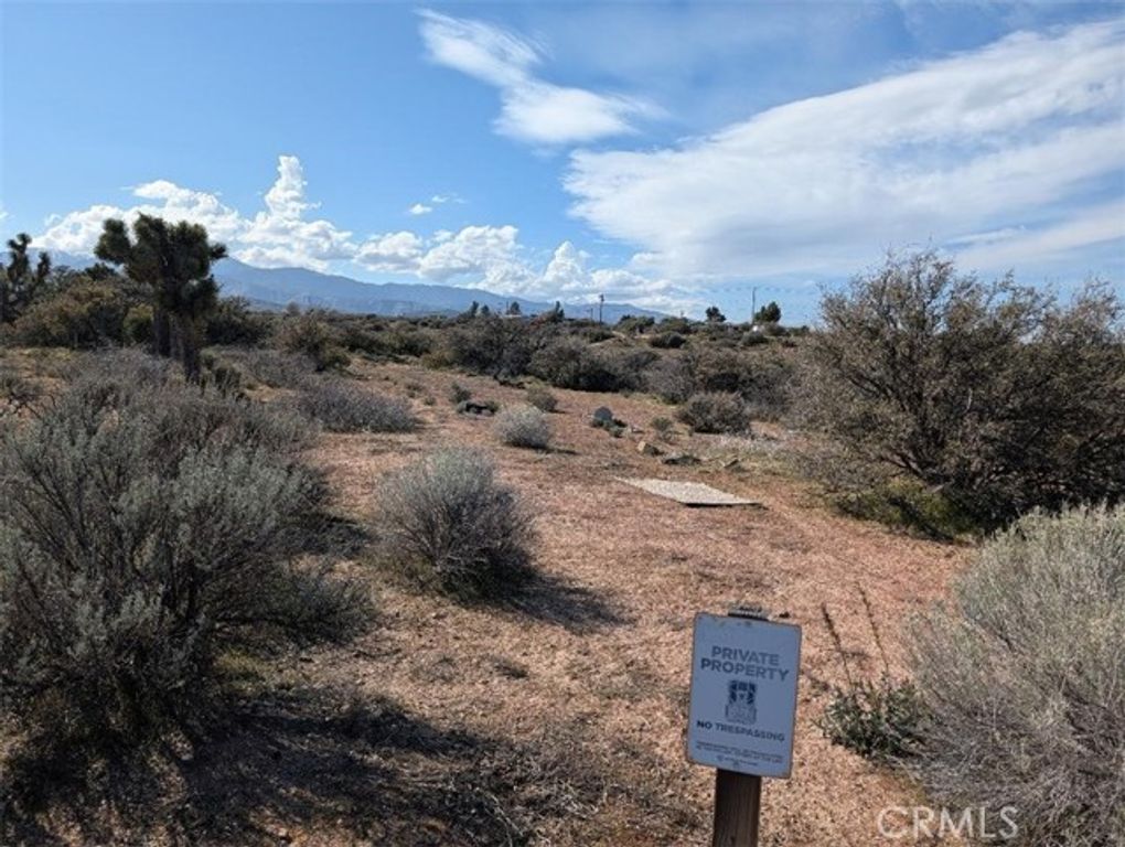 21 Atsina, Phelan, CA 92371