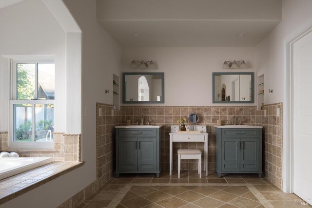 8811 Egg Farm Ln, Kenwood, CA 95452