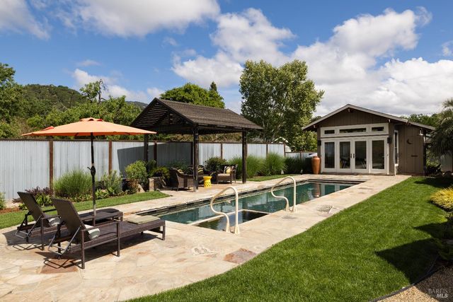 8811 Egg Farm Ln, Kenwood, CA 95452