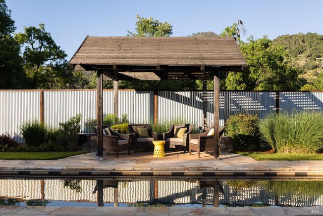 8811 Egg Farm Ln, Kenwood, CA 95452