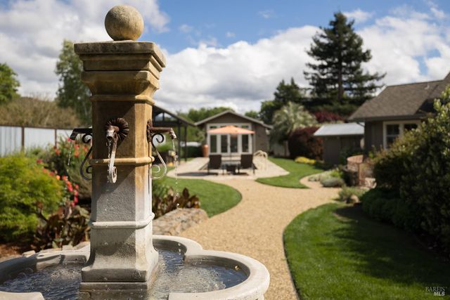 8811 Egg Farm Ln, Kenwood, CA 95452