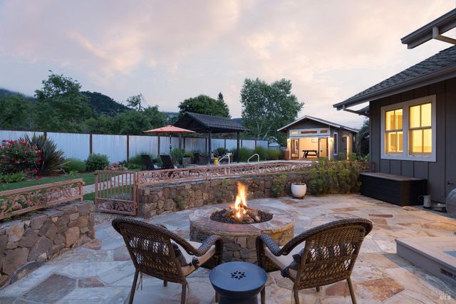 8811 Egg Farm Ln, Kenwood, CA 95452