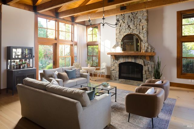 8811 Egg Farm Ln, Kenwood, CA 95452