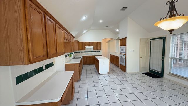 13539 Chappel Vw, San Antonio, TX 78249