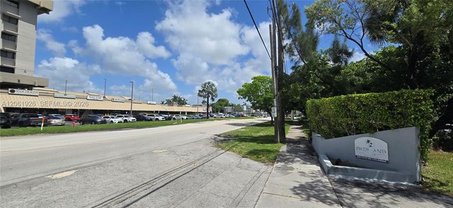 9143 SW 77th Avenue 804, Miami, FL 33156