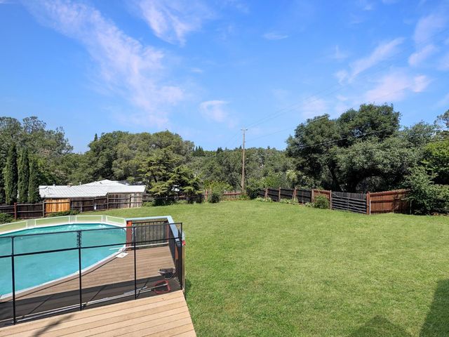 1245 Merry Knoll Rd, Auburn, CA 95603