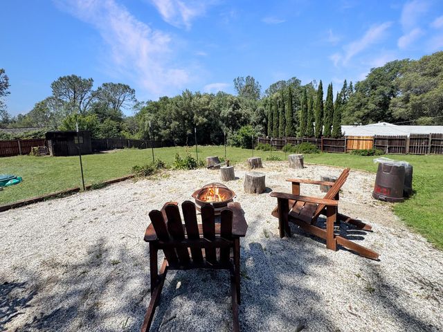 1245 Merry Knoll Rd, Auburn, CA 95603