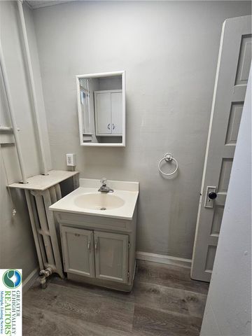 36 North 6th Street Apt 1, Emmaus Boro, PA 18049
