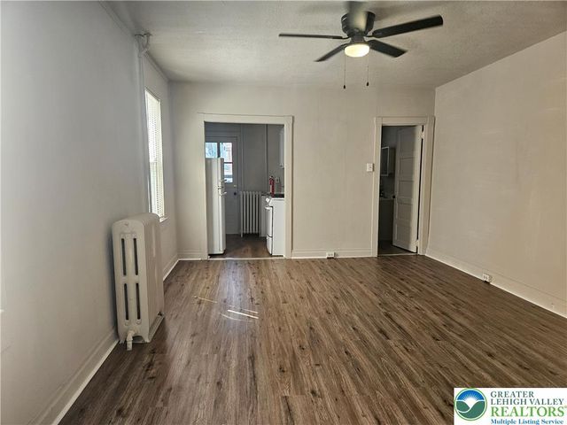 36 North 6th Street Apt 1, Emmaus Boro, PA 18049