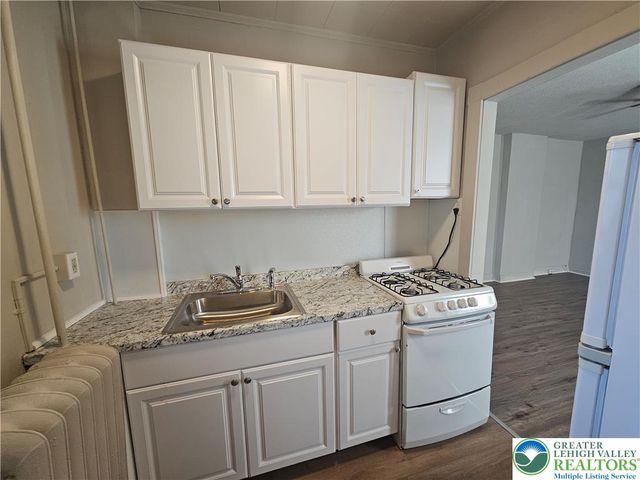 36 North 6th Street Apt 1, Emmaus Boro, PA 18049