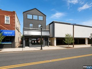 33 Ridge Road, North Arlington, NJ 07031