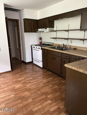 503 Southeast Spring Avenue, Wise, VA 24293