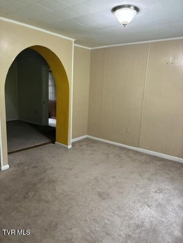 503 Southeast Spring Avenue, Wise, VA 24293