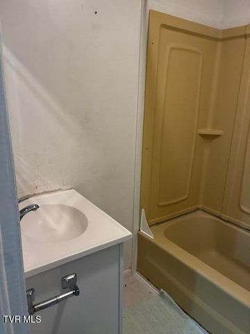 503 Southeast Spring Avenue, Wise, VA 24293
