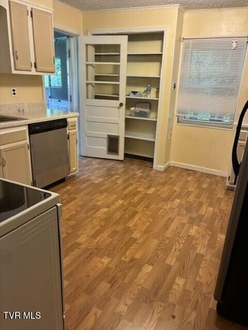 503 Southeast Spring Avenue, Wise, VA 24293