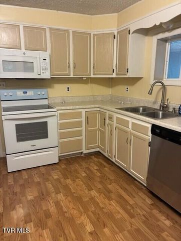 503 Southeast Spring Avenue, Wise, VA 24293