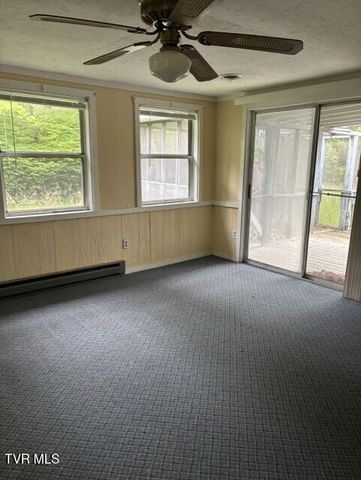 503 Southeast Spring Avenue, Wise, VA 24293