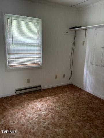 503 Southeast Spring Avenue, Wise, VA 24293