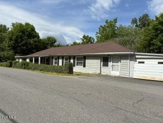 503 Southeast Spring Avenue, Wise, VA 24293