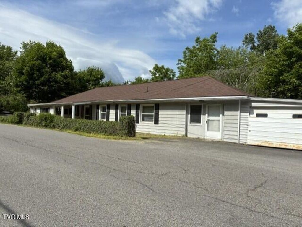 503 Southeast Spring Avenue, Wise, VA 24293
