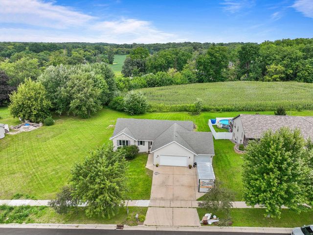 32 E Sunset DRIVE, Milton, WI 53563