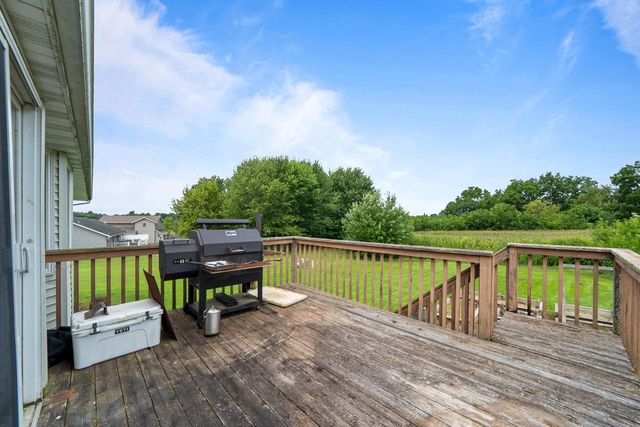 32 E Sunset DRIVE, Milton, WI 53563