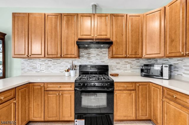 31 Bayard Rd, Franklin Twp., NJ 08873