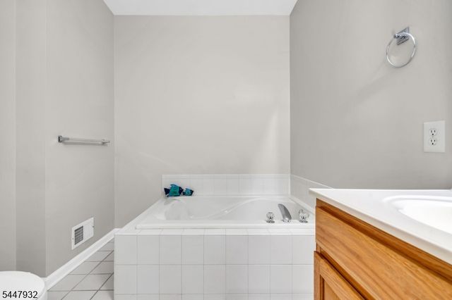 31 Bayard Rd, Franklin Twp., NJ 08873