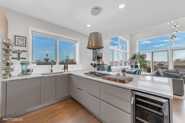 2216 W Armitage Avenue 4D, Chicago, IL 60647