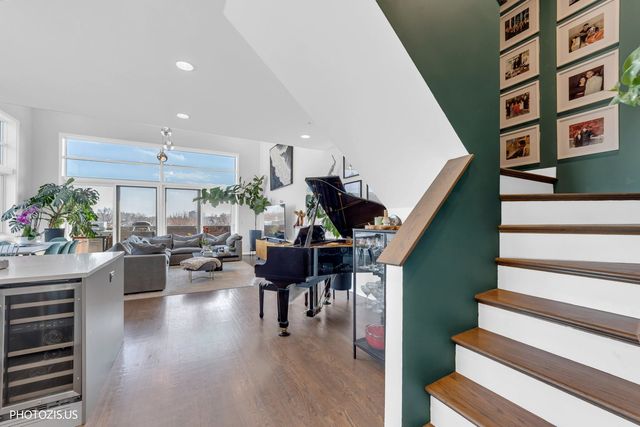 2216 W Armitage Avenue 4D, Chicago, IL 60647