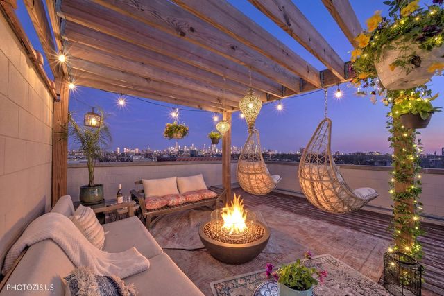 2216 W Armitage Avenue 4D, Chicago, IL 60647