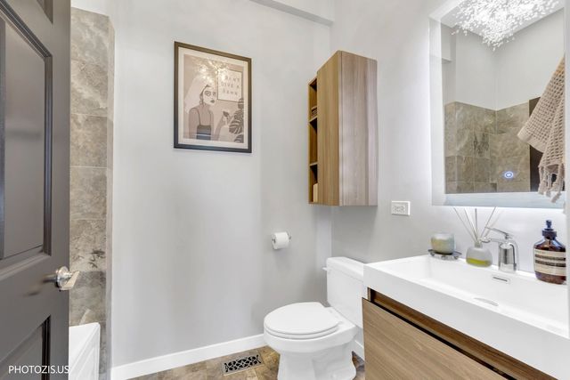 2216 W Armitage Avenue 4D, Chicago, IL 60647