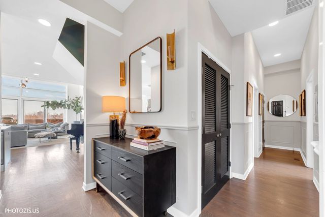 2216 W Armitage Avenue 4D, Chicago, IL 60647