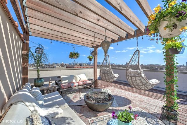 2216 W Armitage Avenue 4D, Chicago, IL 60647