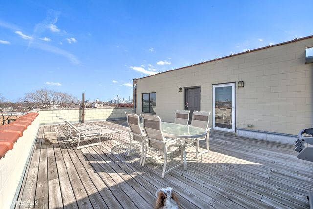 2216 W Armitage Avenue 4D, Chicago, IL 60647