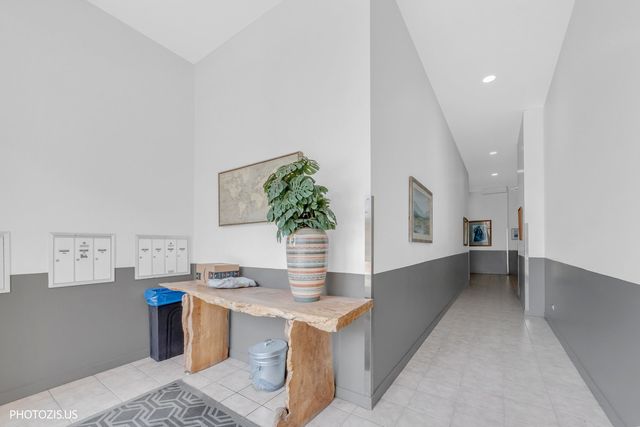 2216 W Armitage Avenue 4D, Chicago, IL 60647