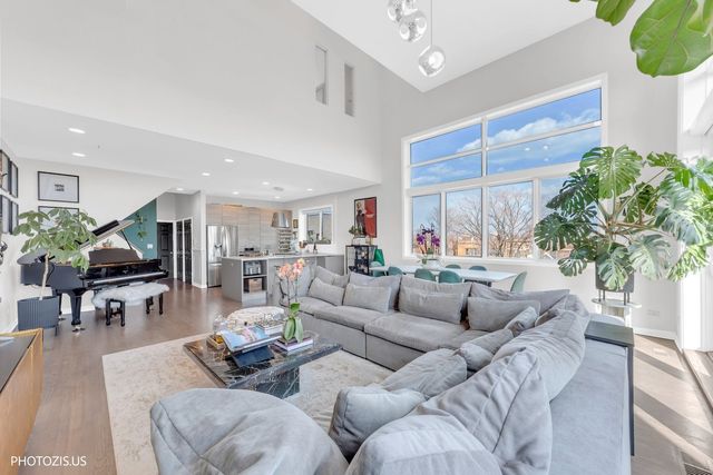 2216 W Armitage Avenue 4D, Chicago, IL 60647