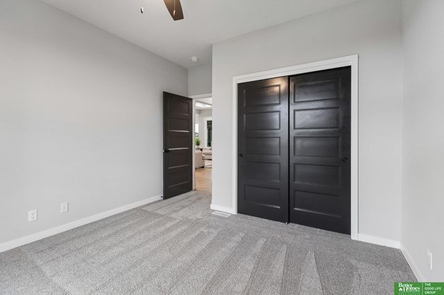 5517 N 213th Avenue, Elkhorn, NE 68022