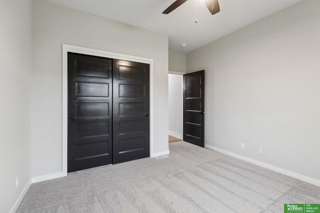 5517 N 213th Avenue, Elkhorn, NE 68022