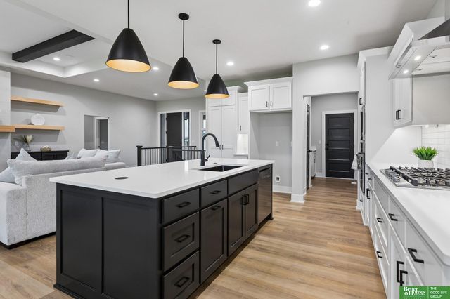 5517 N 213th Avenue, Elkhorn, NE 68022